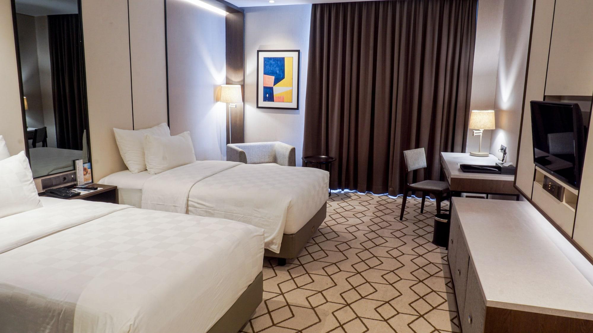 Wyndham Opi Hotel Palembang Exterior photo