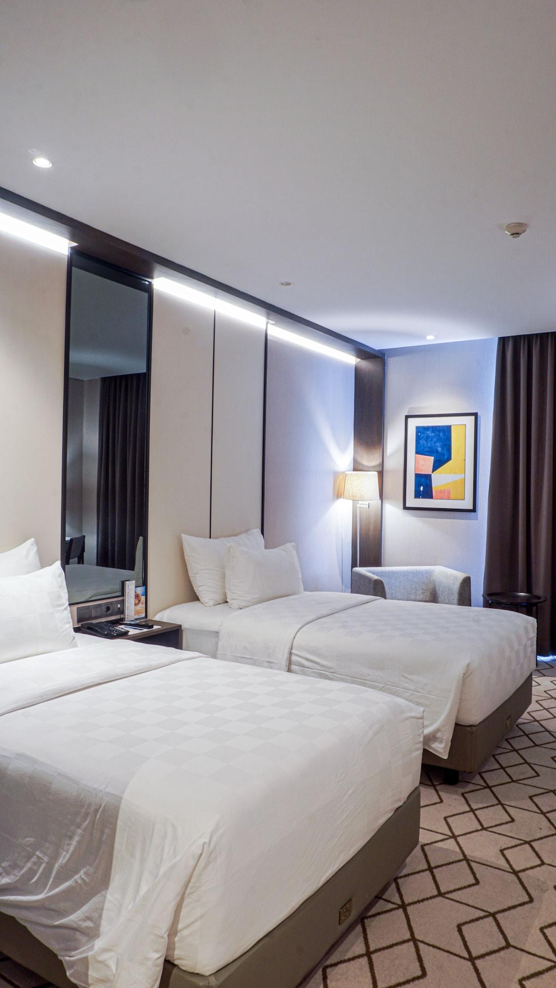 Wyndham Opi Hotel Palembang Exterior photo