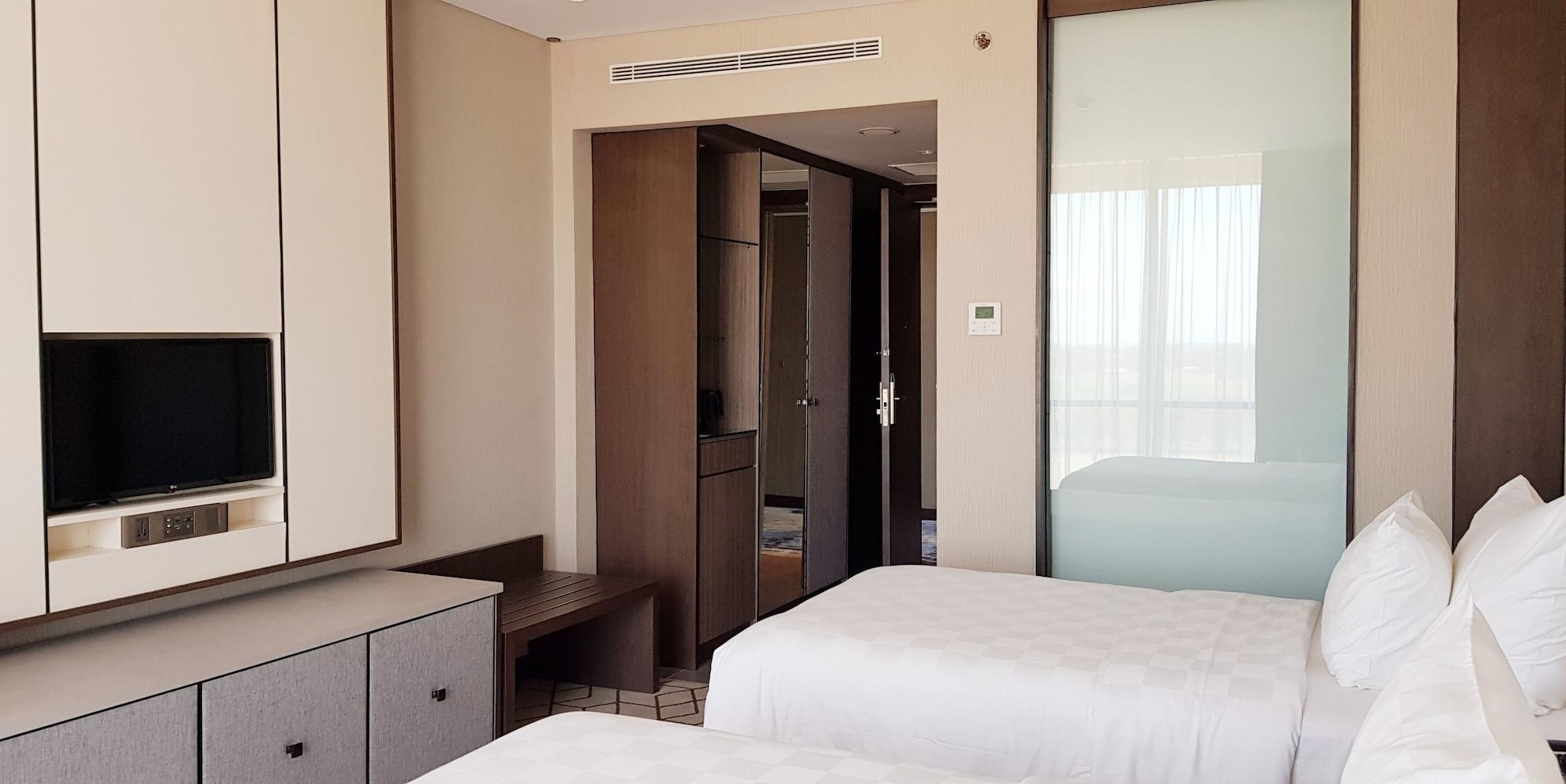 Wyndham Opi Hotel Palembang Exterior photo