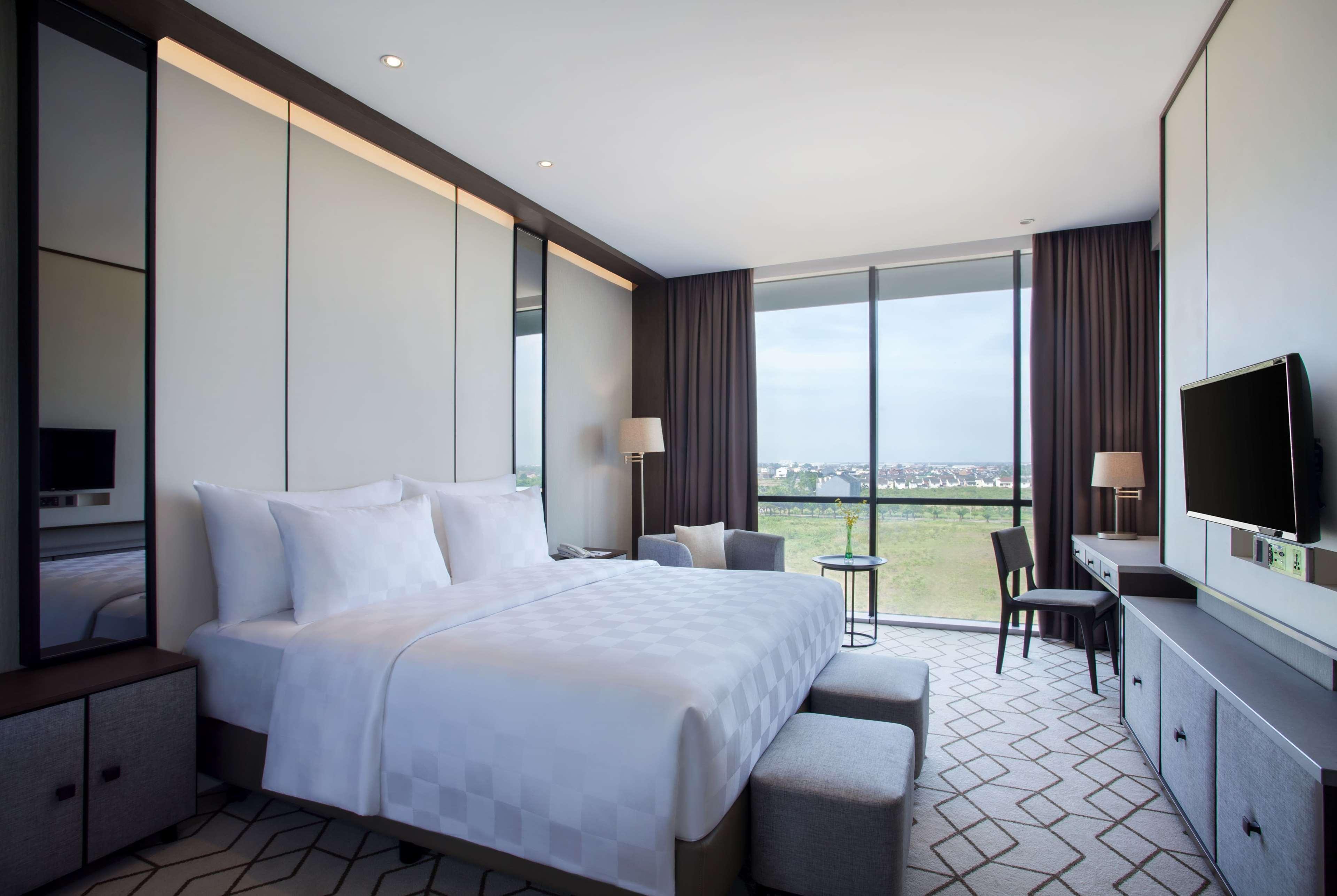 Wyndham Opi Hotel Palembang Exterior photo