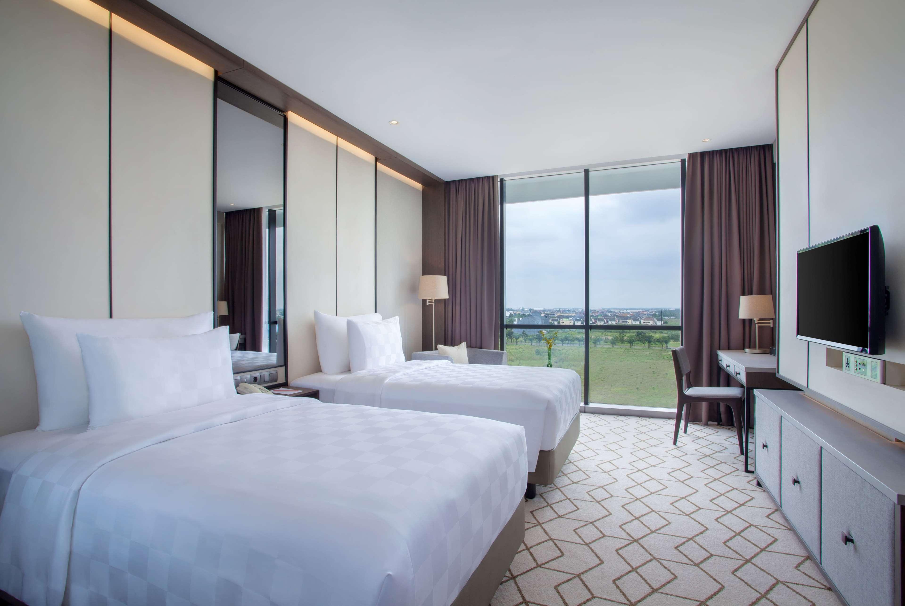 Wyndham Opi Hotel Palembang Exterior photo