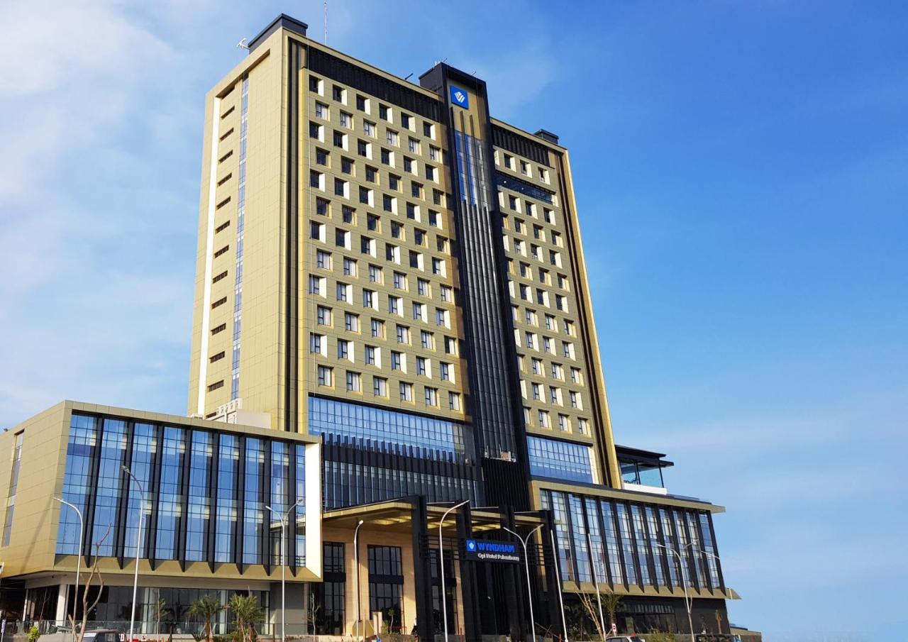 Wyndham Opi Hotel Palembang Exterior photo