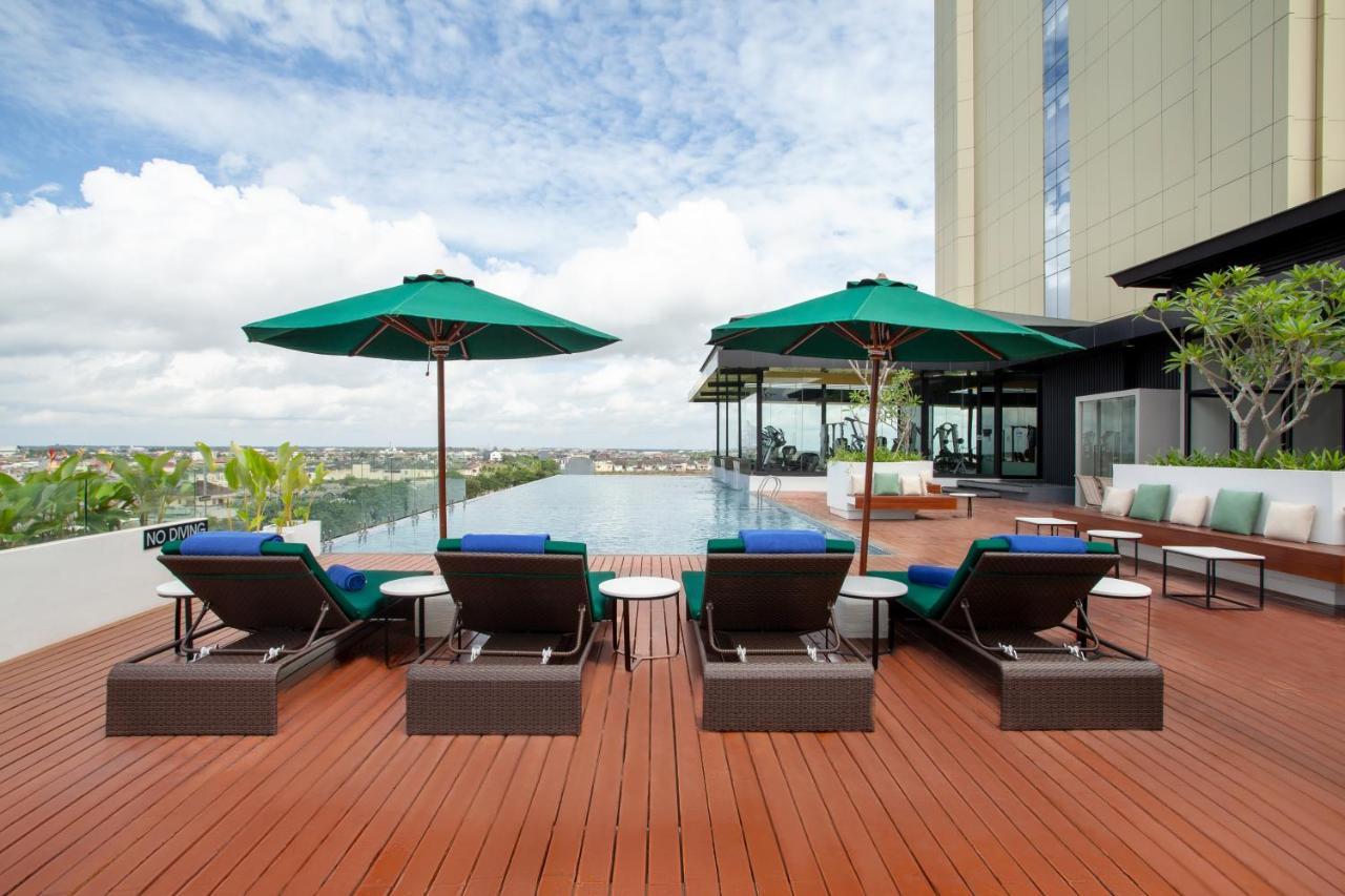 Wyndham Opi Hotel Palembang Exterior photo